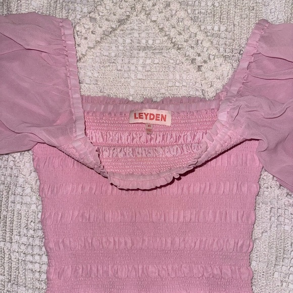 Leyden Smocked Puff-Sleeve Top 🌸 - Picture 3 of 3